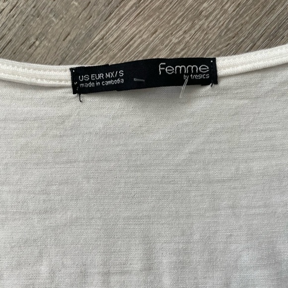 Femme by tresics Small White Ruffle Bell Sleeve Women’s Blouse NWT - Picture 3 of 4